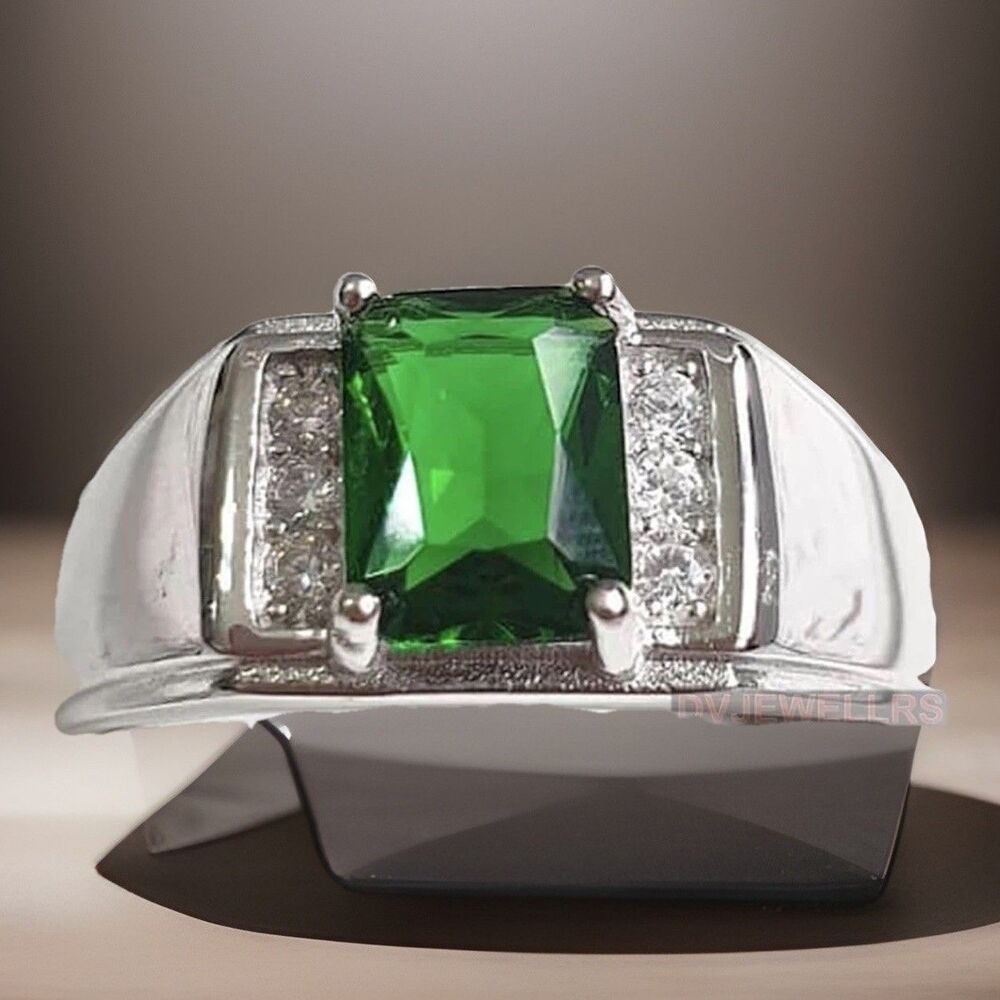 VTG Emerald Ring Radiant Cut Created Emerald Ring  925 Sterling sz 11 Green